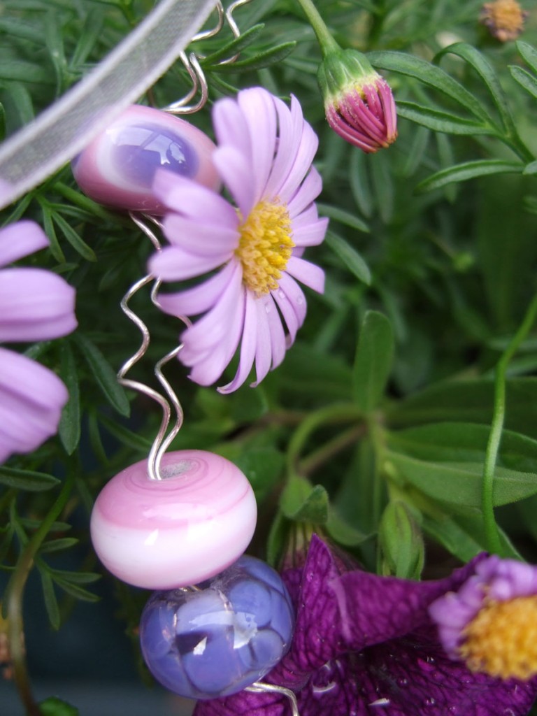 pink & purple necklace, detail