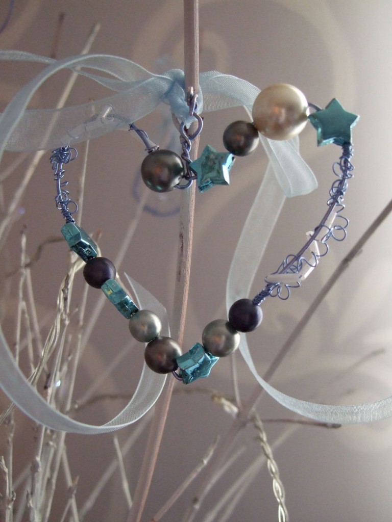 heart wire & bead decoration