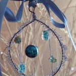 circle wire & bead decoration